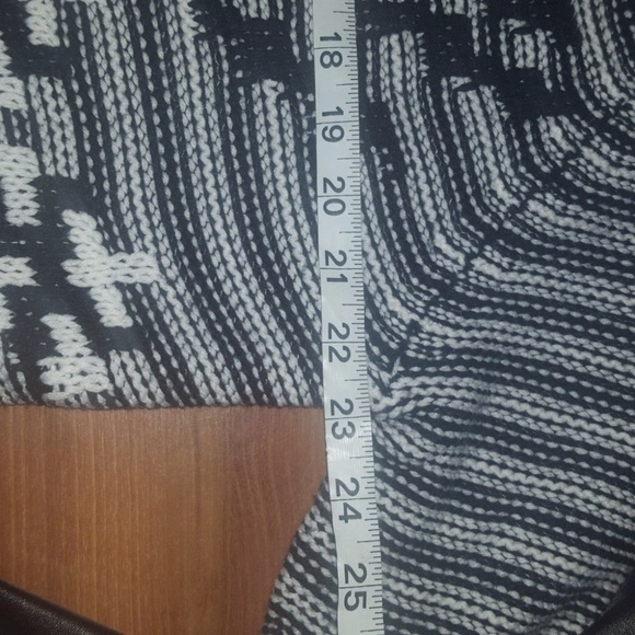 Thick Knit Black White Patterned Striped Winter Cardigan Sweater Jacket - Picture 7 of 9